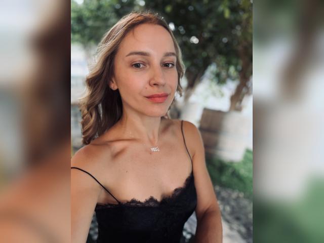 Welcome to cammodel profile for Elymoon: Travel