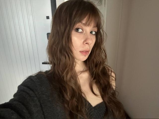 Connect with webcam model TwoMood: Legs, feet & shoes
