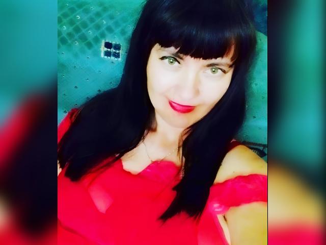 Welcome to cammodel profile for yanalambert: Latex & rubber