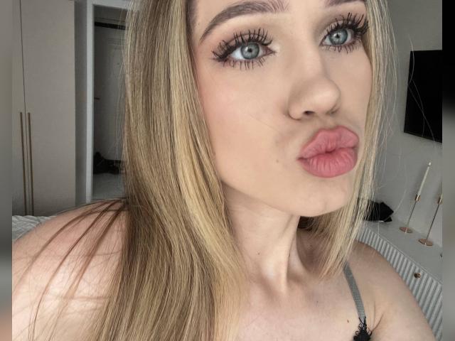 Why not cam2cam with Anngell: Travel
