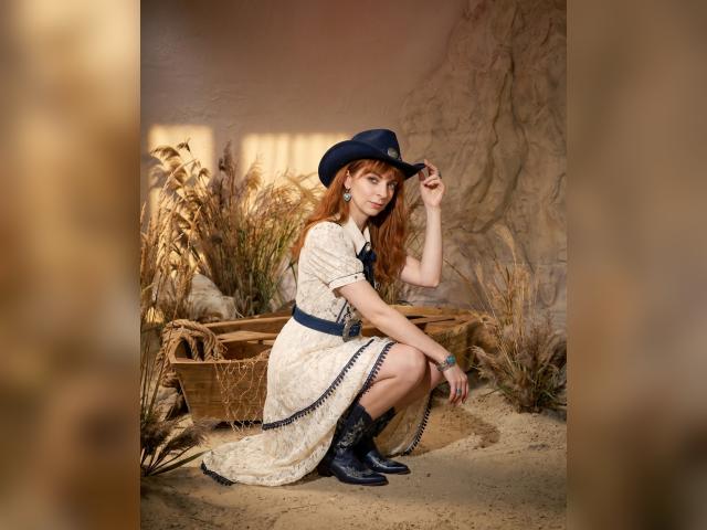 Welcome to cammodel profile for RoseFortuna: Dancing
