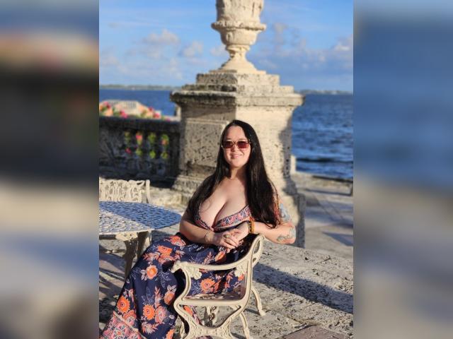 Welcome to cammodel profile for Calira: Fitness