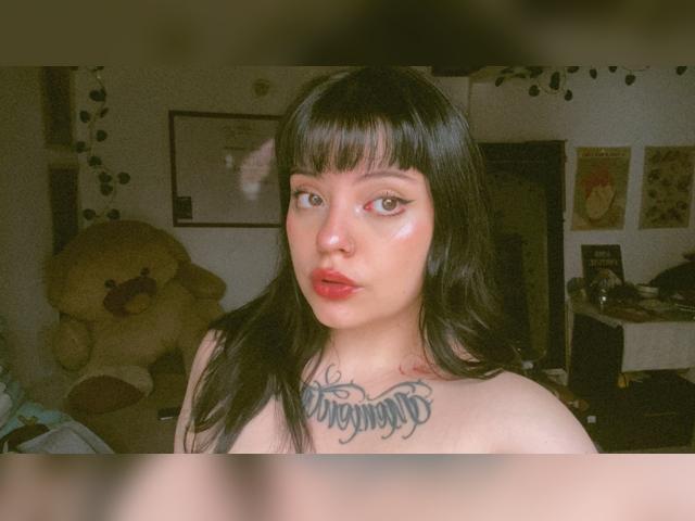 Why not cam2cam with alicevxoxo: Legs, feet & shoes
