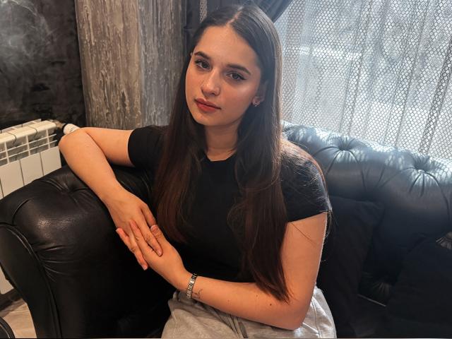 Connect with webcam model KimC88: Outfits