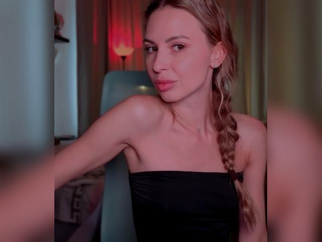 Welcome to cammodel profile for Sp1cyme: Legs, feet & shoes