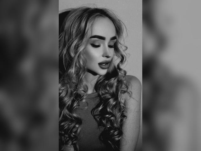 Welcome to cammodel profile for Julietta25
