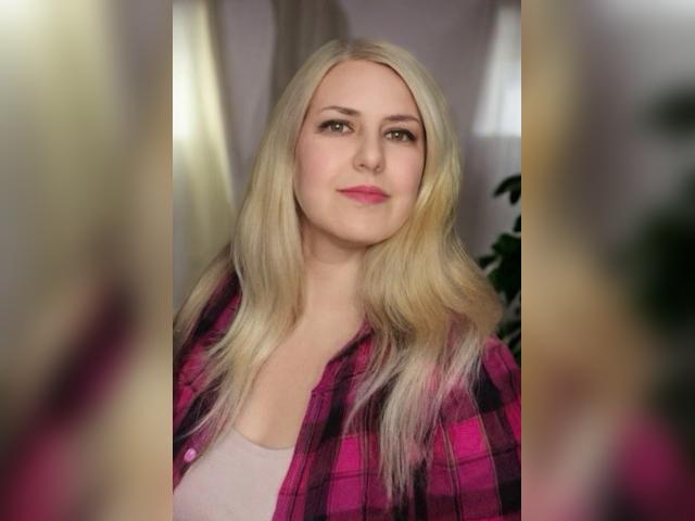 Why not cam2cam with MatureKitten69