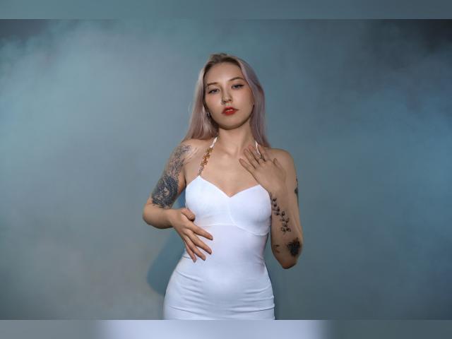Welcome to cammodel profile for KiraTisdale: Lingerie & stockings