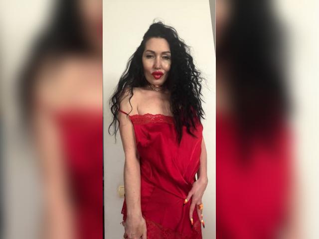 Welcome to cammodel profile for 693RosyAura