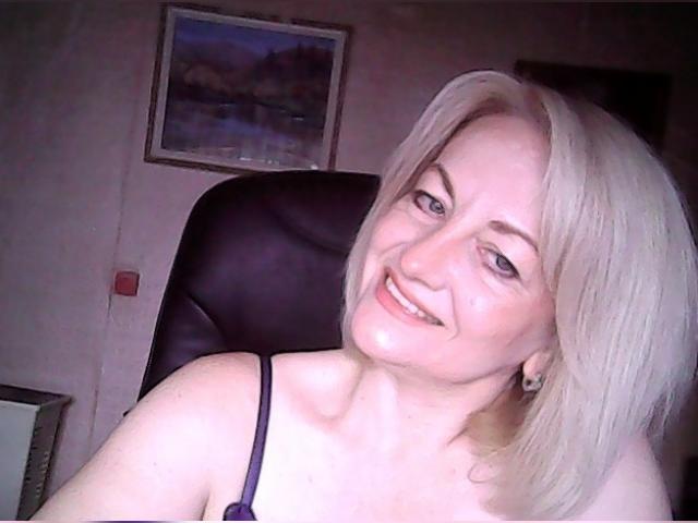 Welcome to cammodel profile for SecretSmile4326: Lingerie & stockings