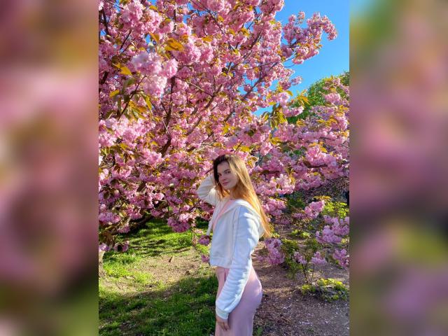 Welcome to cammodel profile for veloura64389: Fitness