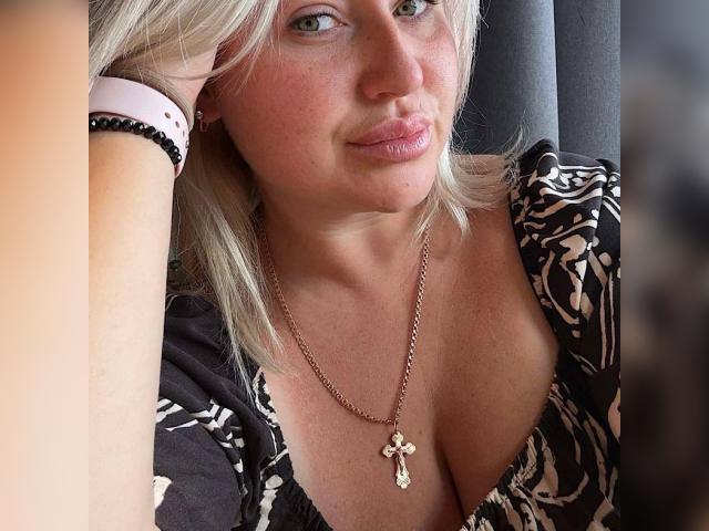 Welcome to cammodel profile for LadyN333: Dancing