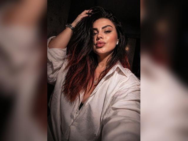 Welcome to cammodel profile for MyraKelly: Kissing