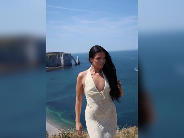 Adult chat with Hotgirl1: Nails