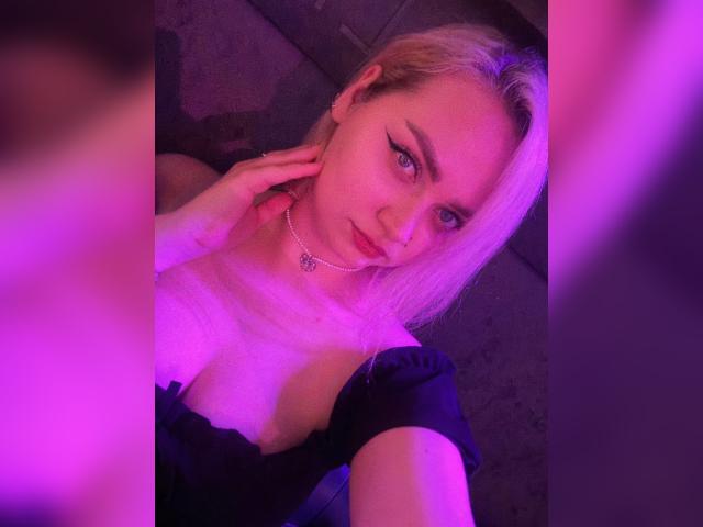 Welcome to cammodel profile for Kariva: Dominatrix