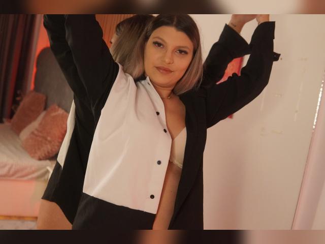 Welcome to cammodel profile for KaylaConner: Latex & rubber