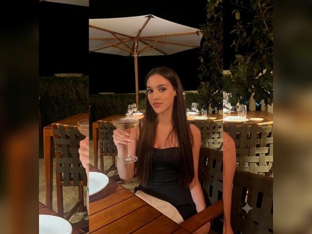 Welcome to cammodel profile for GoldenIvy: Travel