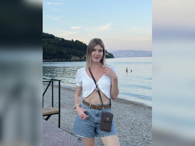 Welcome to cammodel profile for LadyInShadow: Travel