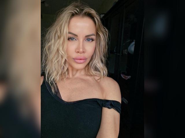 Welcome to cammodel profile for YummyBlond: Dancing