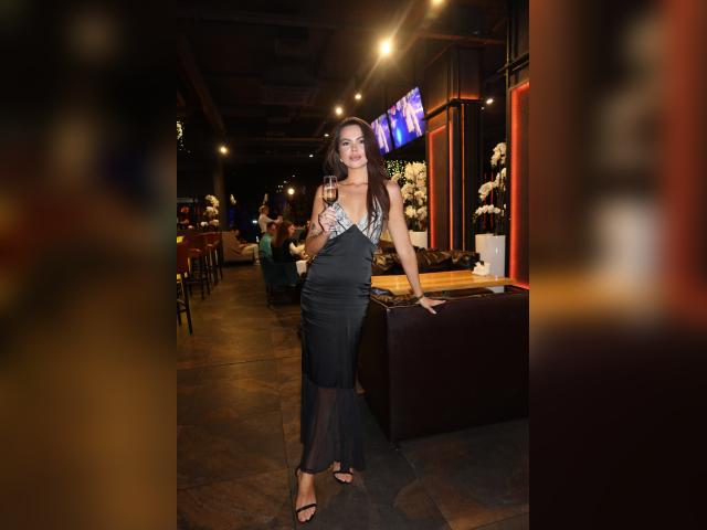 Welcome to cammodel profile for MILA25: Travel