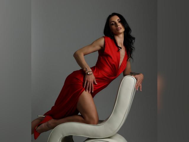 Adult chat with FlavaLaguna: Legs, feet & shoes