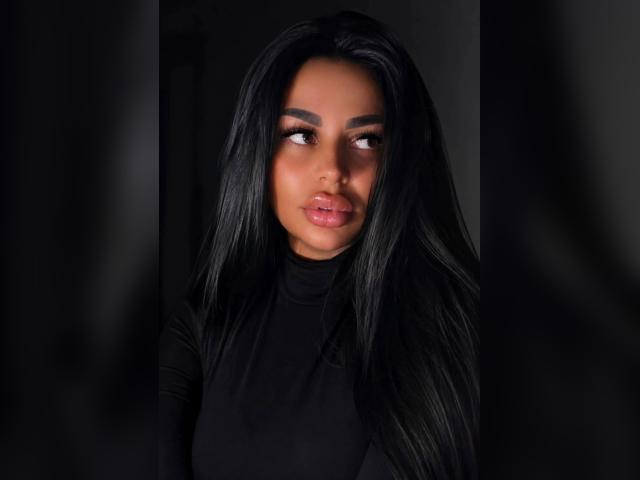 Welcome to cammodel profile for NaturalWoman: Kissing