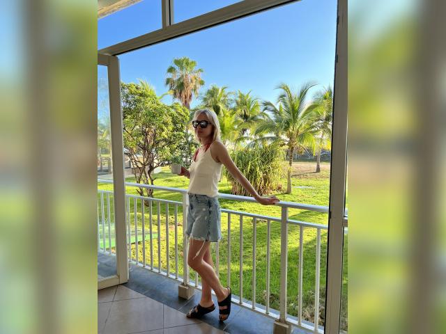Adult chat with Elymoon: Outdoor Activities