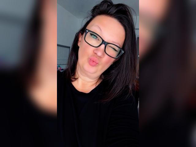 Why not cam2cam with MisssCutiePieXO: Kissing