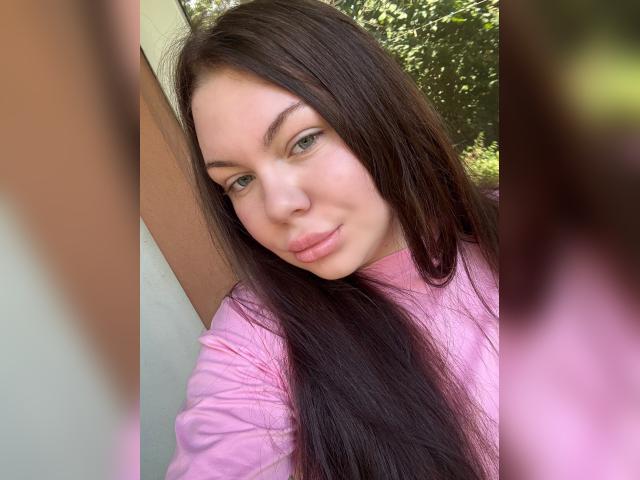 Adult chat with emilyboo: Nails