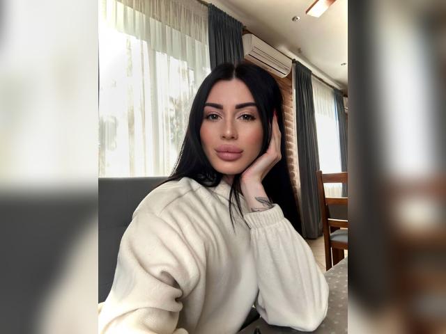 Adult chat with HotBrunette777: Fitness