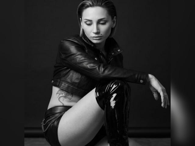 Welcome to cammodel profile for xMissMilaStarx: Piercings & tattoos
