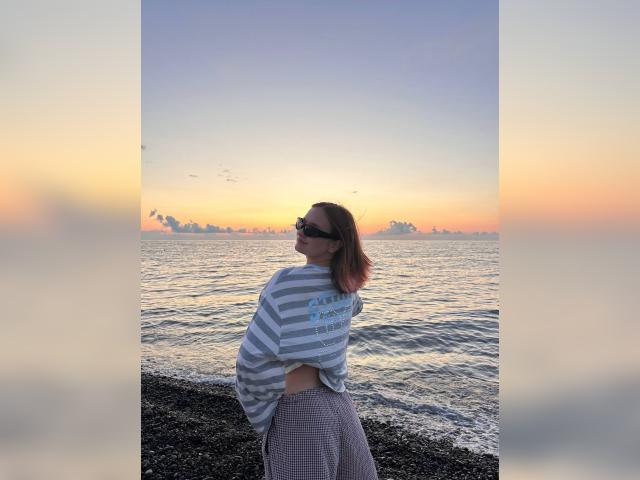 Connect with webcam model SugarPolly: Exercise