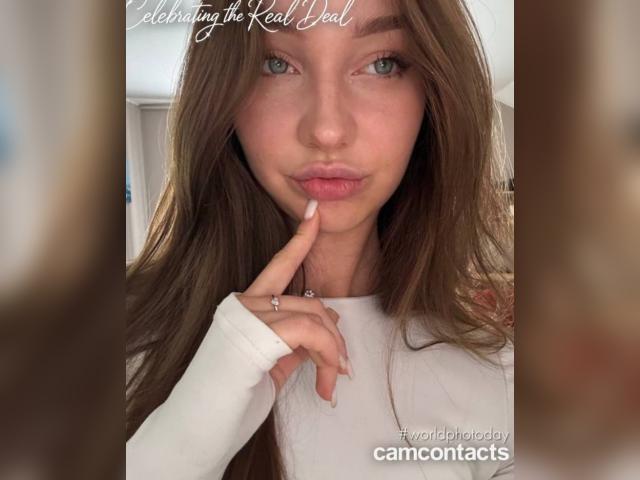 Welcome to cammodel profile for CharmAndBeauty: Dancing
