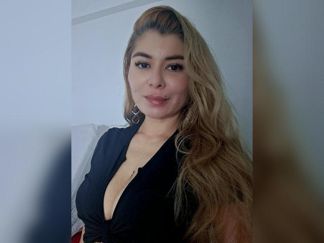 Adult webcam chat with CharlotteFIT: Nails