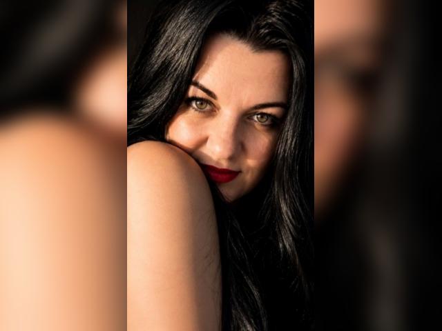 Why not cam2cam with Milana33
