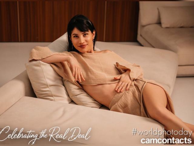 Welcome to cammodel profile for DebraD41: Nails
