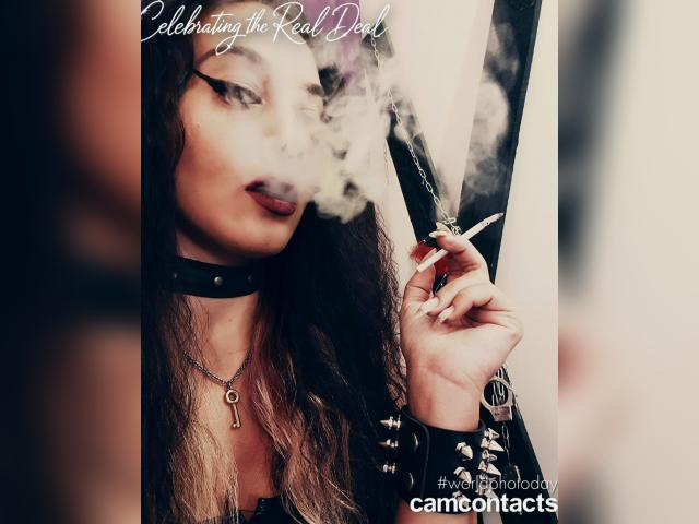 Welcome to cammodel profile for DommeMadeleine: Leather