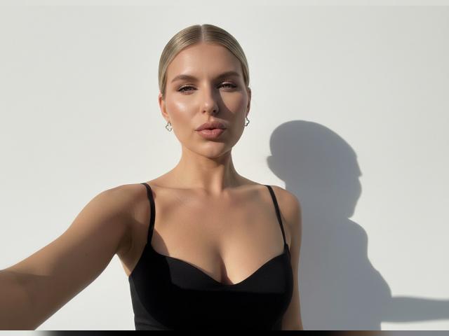 Welcome to cammodel profile for SweetGirlsy: Nails