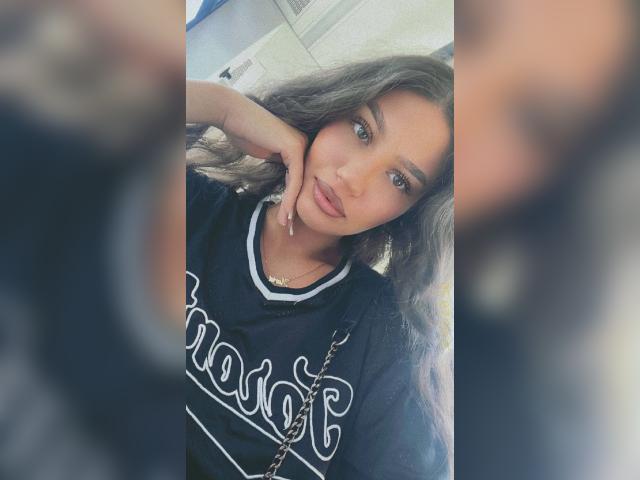 Welcome to cammodel profile for AmberSolange: Leather