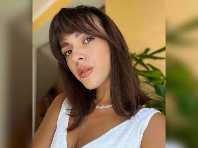 Welcome to cammodel profile for AlessandraRay: Dancing