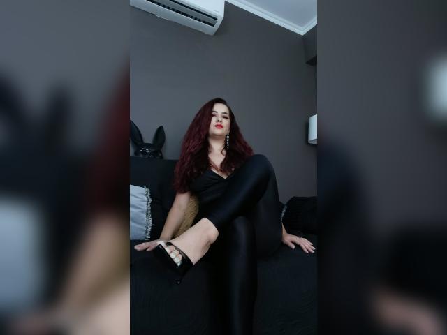Adult chat with QueenJuliaA: Latex & rubber