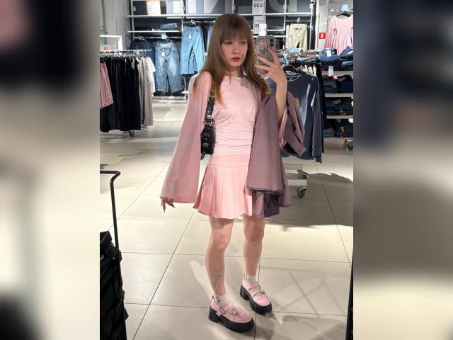 Connect with webcam model Softkittyy: Exercise