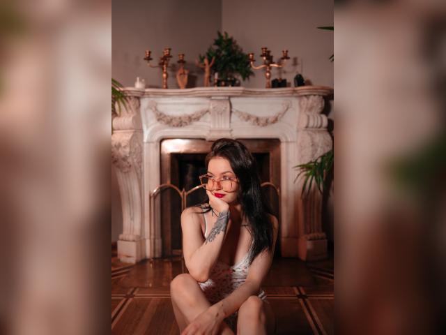 Why not cam2cam with LunaCome: Role playing
