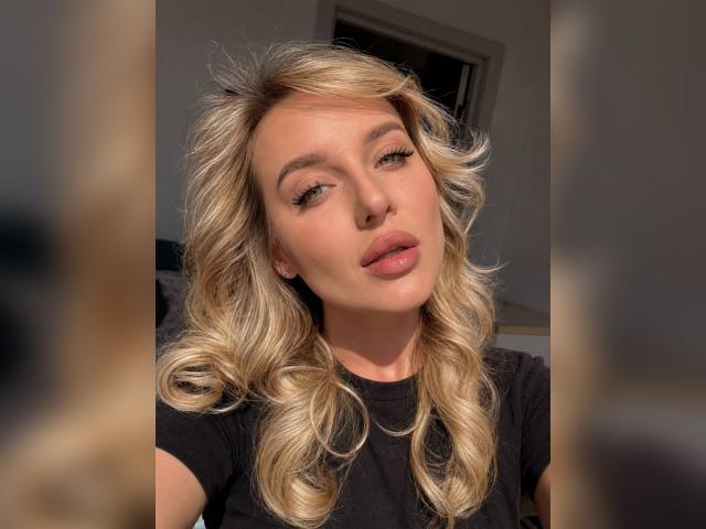 Welcome to cammodel profile for Aylin9999: Dancing