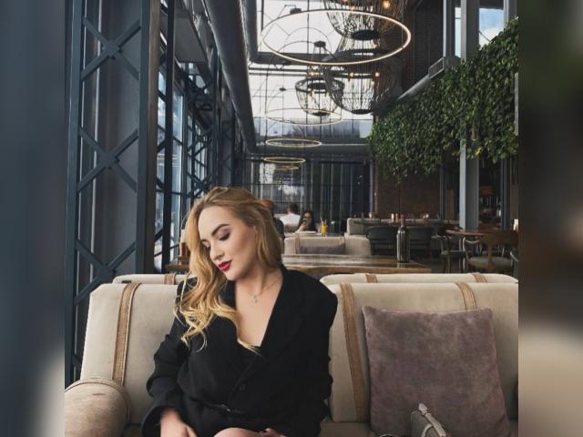 Welcome to cammodel profile for MissSecret: Travel