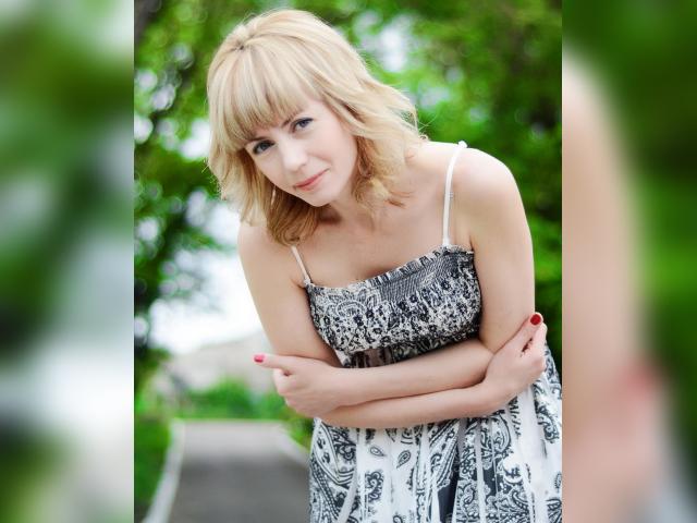 Adult webcam chat with 1HeartToHeart: Conversation