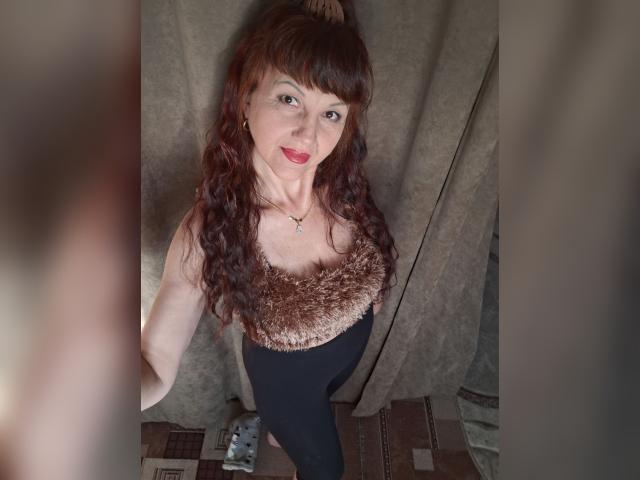 Adult chat with AngelinRed: Ask about my other interests