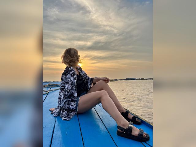 Welcome to cammodel profile for Elymoon: Travel