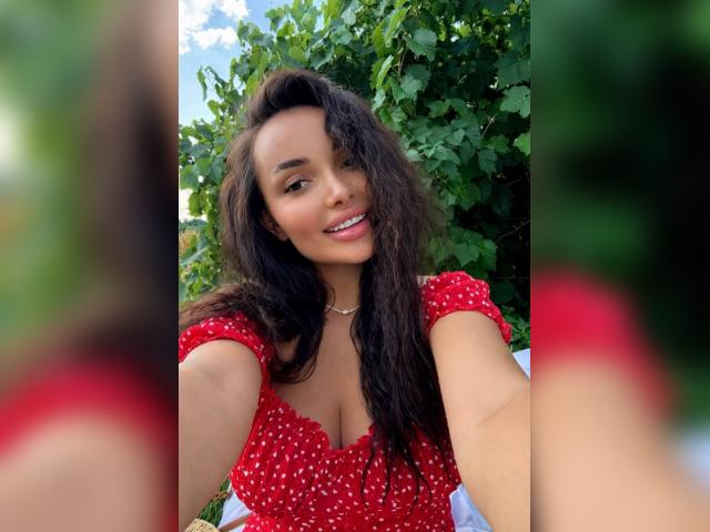 Why not cam2cam with MagicBeauty: Outdoor Activities