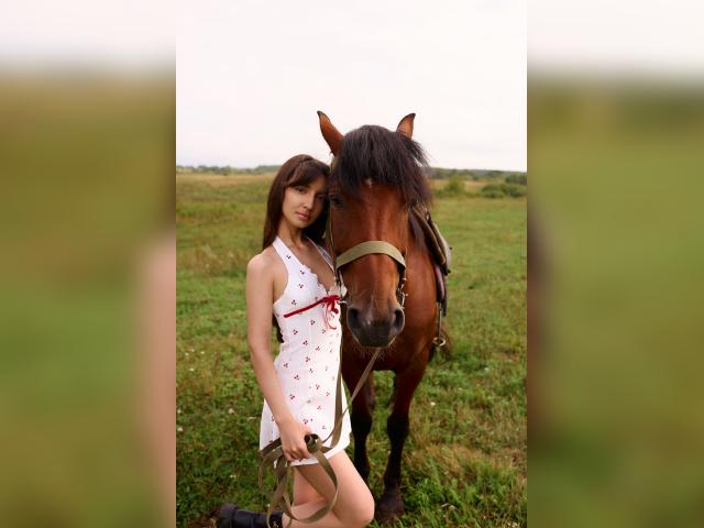 Adult chat with CarolinaBrava: Lingerie & stockings